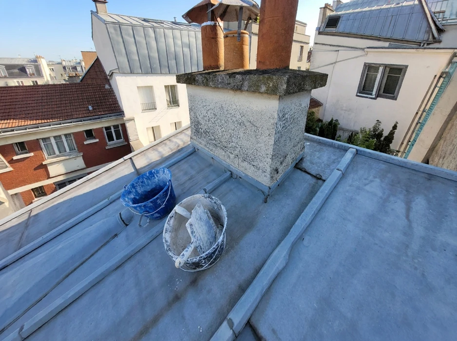 Toiture-terrasse en zinc avec relevés, vue en plongée